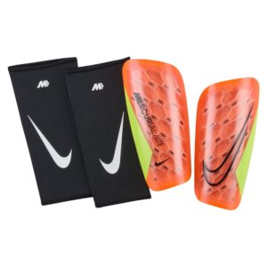 Ochraniacze Nike Mercurial Lite DN3611-830 Rozmiar XS (140-150cm)