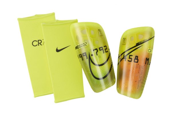 Ochraniacze Nike CR7 Mercurial Lite CT0720-757 Rozmiar XS (140-150cm)